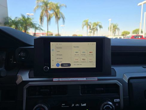 Certified 2025 Toyota Tacoma SR5 AWD/4WD image 28