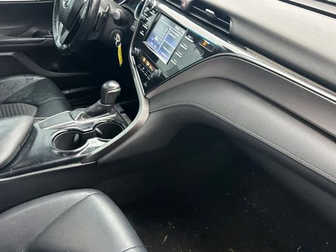 Used 2019 Toyota Camry SE image 16