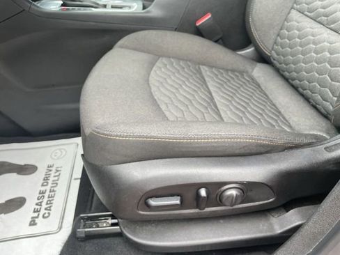 Used 2019 Chevrolet Equinox LT w/ Driver Convenience Package FWD image 19