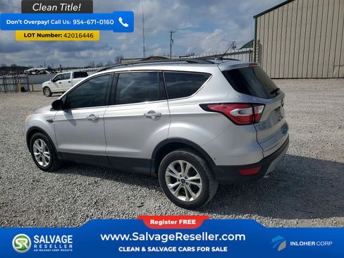 Used 2017 Ford Escape SE w/ Equipment Group 201A FWD image 3