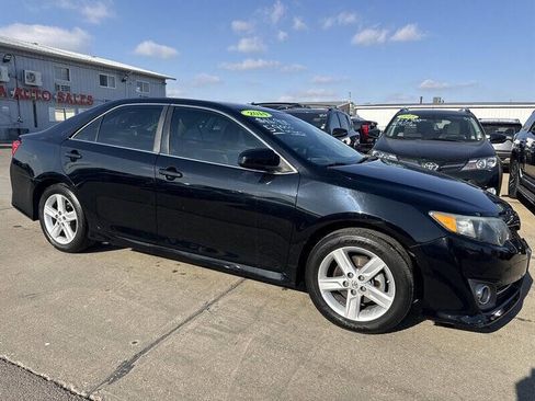 Used 2014 Toyota Camry SE image 10