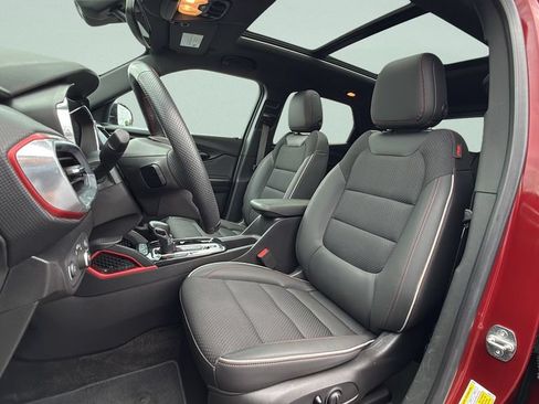 Used 2023 Chevrolet TrailBlazer RS w/ Sun and Liftgate Package AWD/4WD image 4
