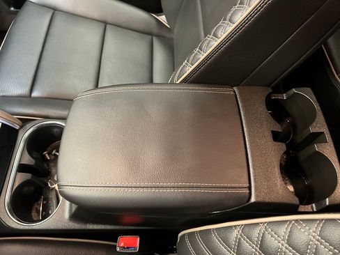 Used 2025 GMC Canyon Denali image 34