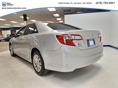 Used 2012 Toyota Camry FWD image 14
