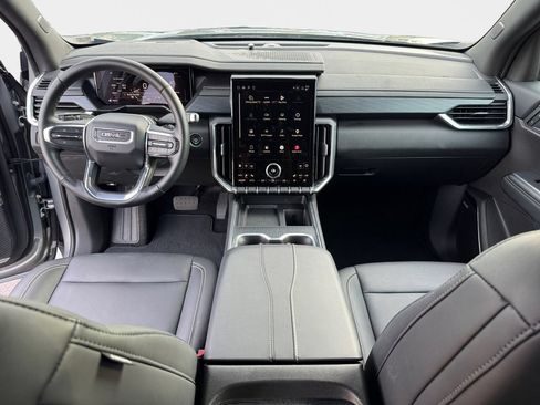 Used 2026 GMC Acadia Elevation w/ Elevation Premium Package FWD image 15