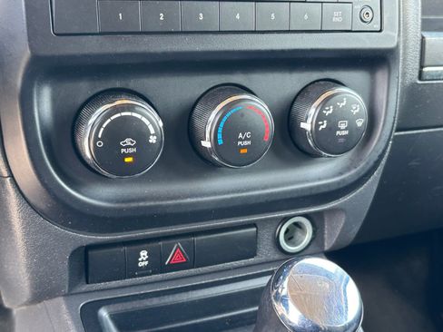 Used 2016 Jeep Patriot Sport w/ Power Value Group image 25