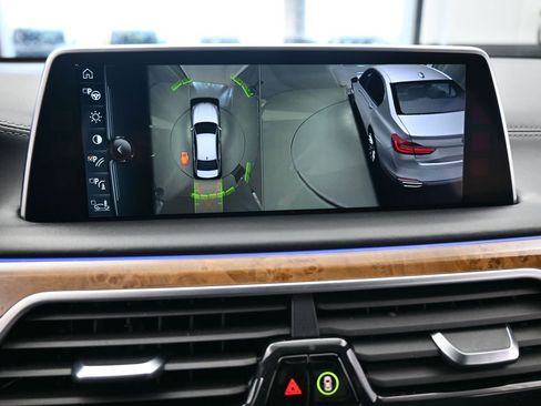 Used 2016 BMW 750i xDrive image 23