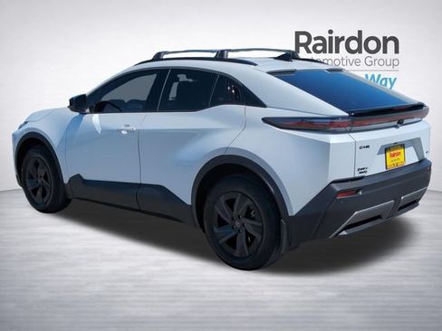 Used 2026 Toyota C-HR AWD/4WD image 5