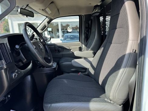Used 2024 GMC Savana 2500 w/ Driver Convenience Package image 11