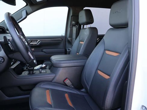 Used 2025 GMC Sierra 1500 AT4 image 9