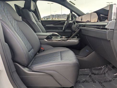 Certified 2025 Cadillac Escalade IQ Sport 1 w/ Smart Trailering package image 23