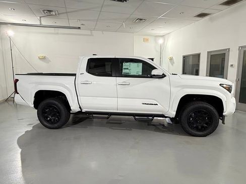 New 2025 Toyota Tacoma SR5 image 3