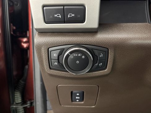 Used 2017 Ford F150 King Ranch w/ Equipment Group 601A Luxury AWD/4WD image 30