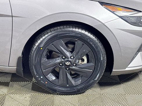 Used 2022 Hyundai Elantra Blue image 22