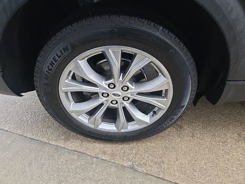 Used 2023 Ford Explorer XLT w/ Equipment Group 202A image 25