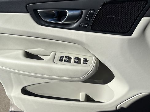 New 2026 Volvo XC60 T8 Ultra w/ Protection Package Premier image 18