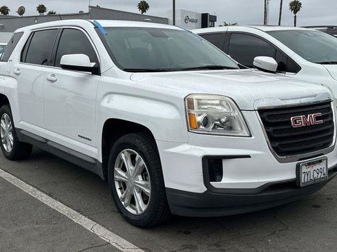 Used 2017 GMC Terrain SLE FWD image 2