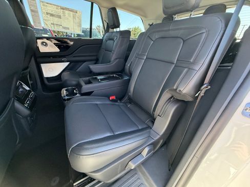 New 2026 Lincoln Aviator Reserve AWD/4WD image 16