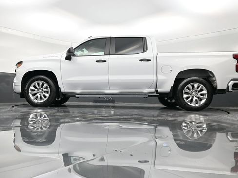 Used 2024 Chevrolet Silverado 1500 Custom RWD image 18