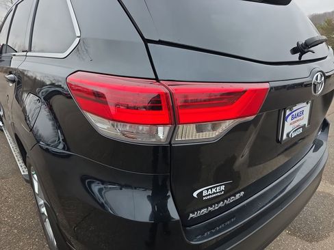 Used 2018 Toyota Highlander Limited image 35