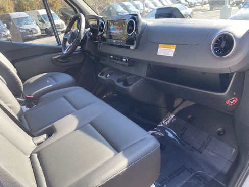 New 2025 Mercedes-Benz Sprinter 2500 image 39