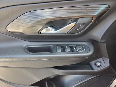 Used 2023 GMC Terrain SLE w/ Driver Convenience Package FWD image 16