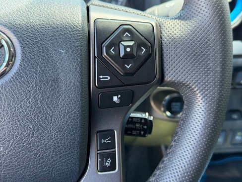 Used 2020 Toyota Tacoma TRD Sport w/ Technology Package RWD image 15