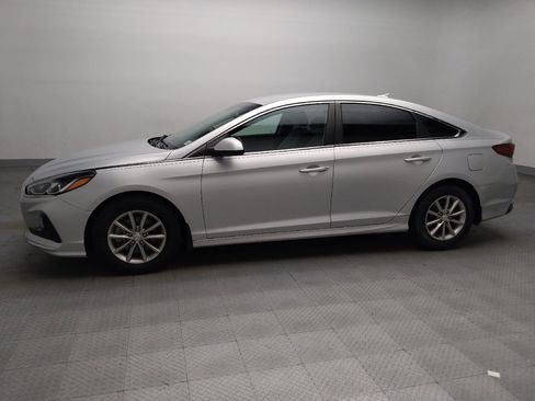 Used 2019 Hyundai Sonata SE FWD image 2