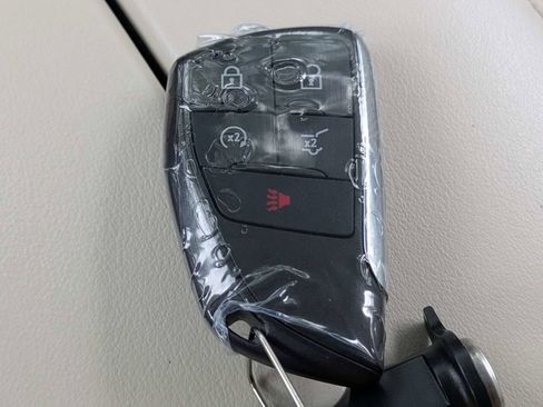Used 2022 Buick Envision Essence w/ Technology Package I FWD image 31