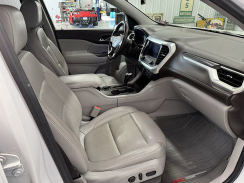 Used 2019 GMC Acadia SLT AWD/4WD image 16