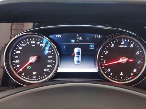 Used 2018 Mercedes-Benz E 300 4MATIC image 18