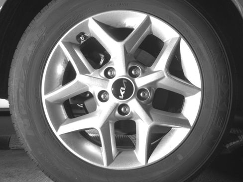 Used 2025 Kia Soul LX w/ LX Technology Package FWD image 15
