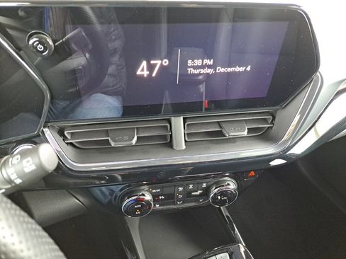 Certified 2024 Chevrolet Trax RS w/ Driver Confidence Package image 28