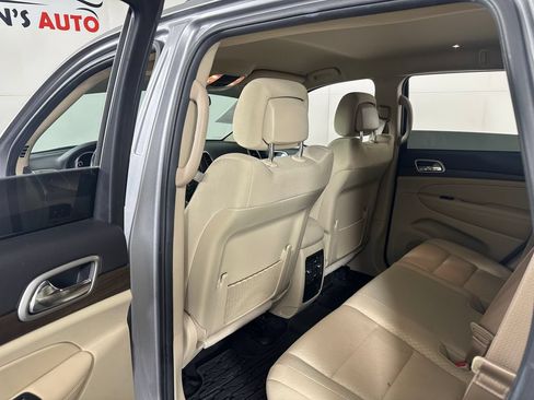 Used 2018 Jeep Grand Cherokee Laredo AWD/4WD image 20