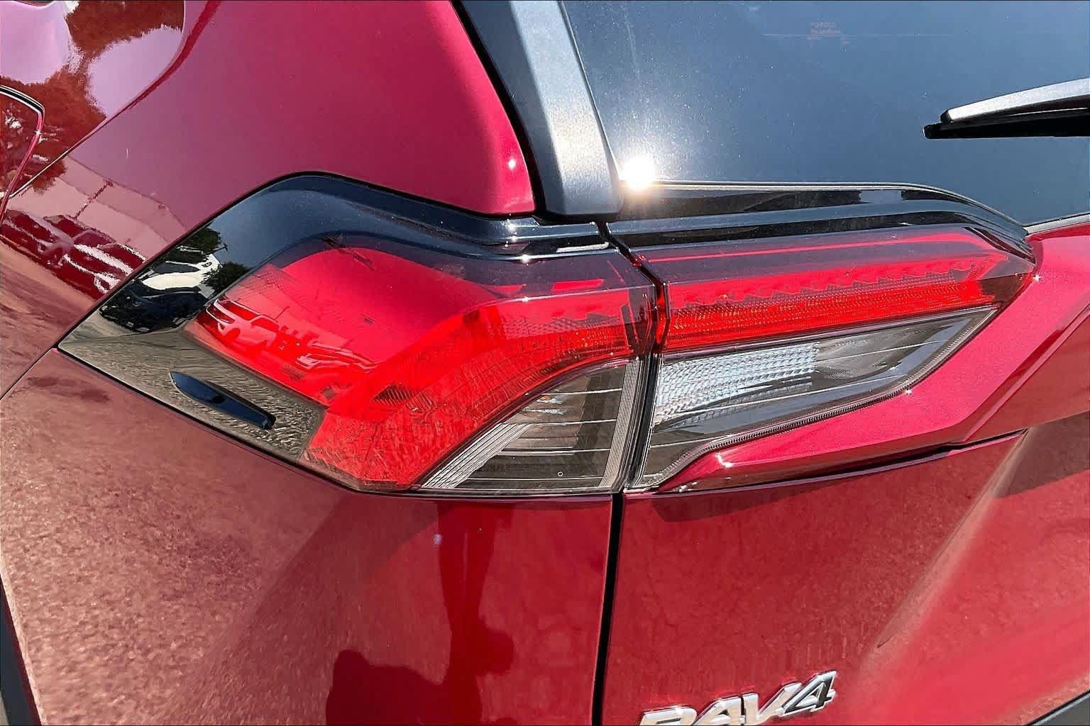Used 2025 Toyota RAV4 XLE FWD image 28