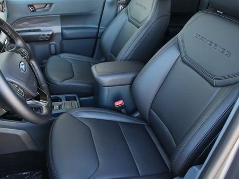 New 2025 Ford Maverick Lariat w/ Black Appearance Package image 17