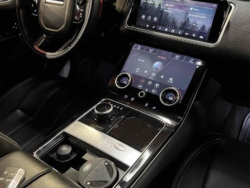Used 2018 Land Rover Range Rover Velar R-Dynamic SE image 38