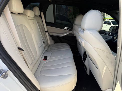 Used 2022 BMW X5 sDrive40i w/ M Sport Package RWD image 30