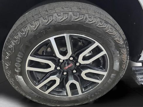 Used 2024 GMC Yukon XL AT4 w/ AT4 Premium Package image 25