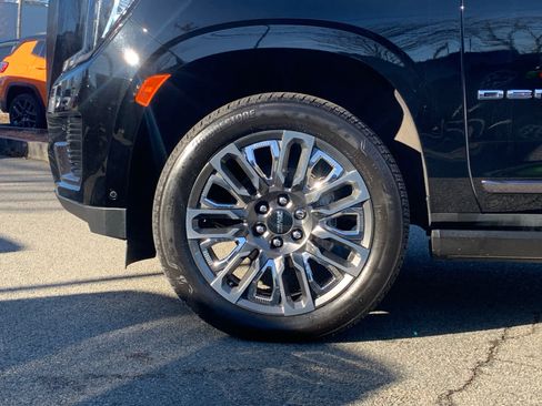 Used 2023 GMC Yukon Denali Ultimate image 11