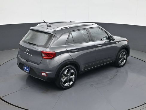 Certified 2024 Hyundai Venue SEL FWD image 18