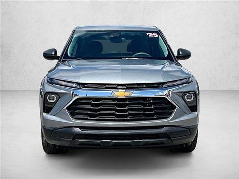 Certified 2025 Chevrolet TrailBlazer LS FWD image 3
