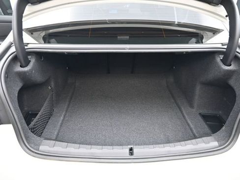 Used 2023 BMW 330i Sedan w/ Premium Package image 21