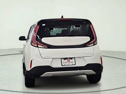 Used 2023 Kia Soul S FWD image 5