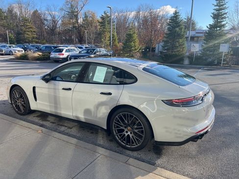 Used 2023 Porsche Panamera 4 Platinum Edition image 41