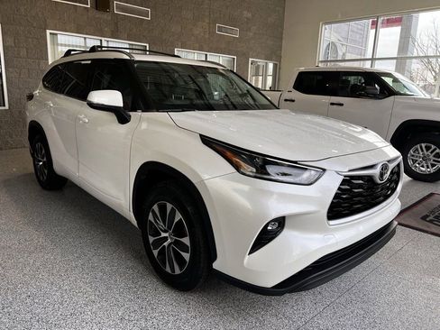 Certified 2021 Toyota Highlander XLE image 7