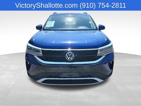 Used 2023 Volkswagen Taos SE FWD image 3
