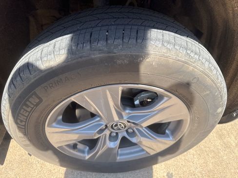 Used 2022 Toyota RAV4 XLE w/ Convenience Package AWD/4WD image 14