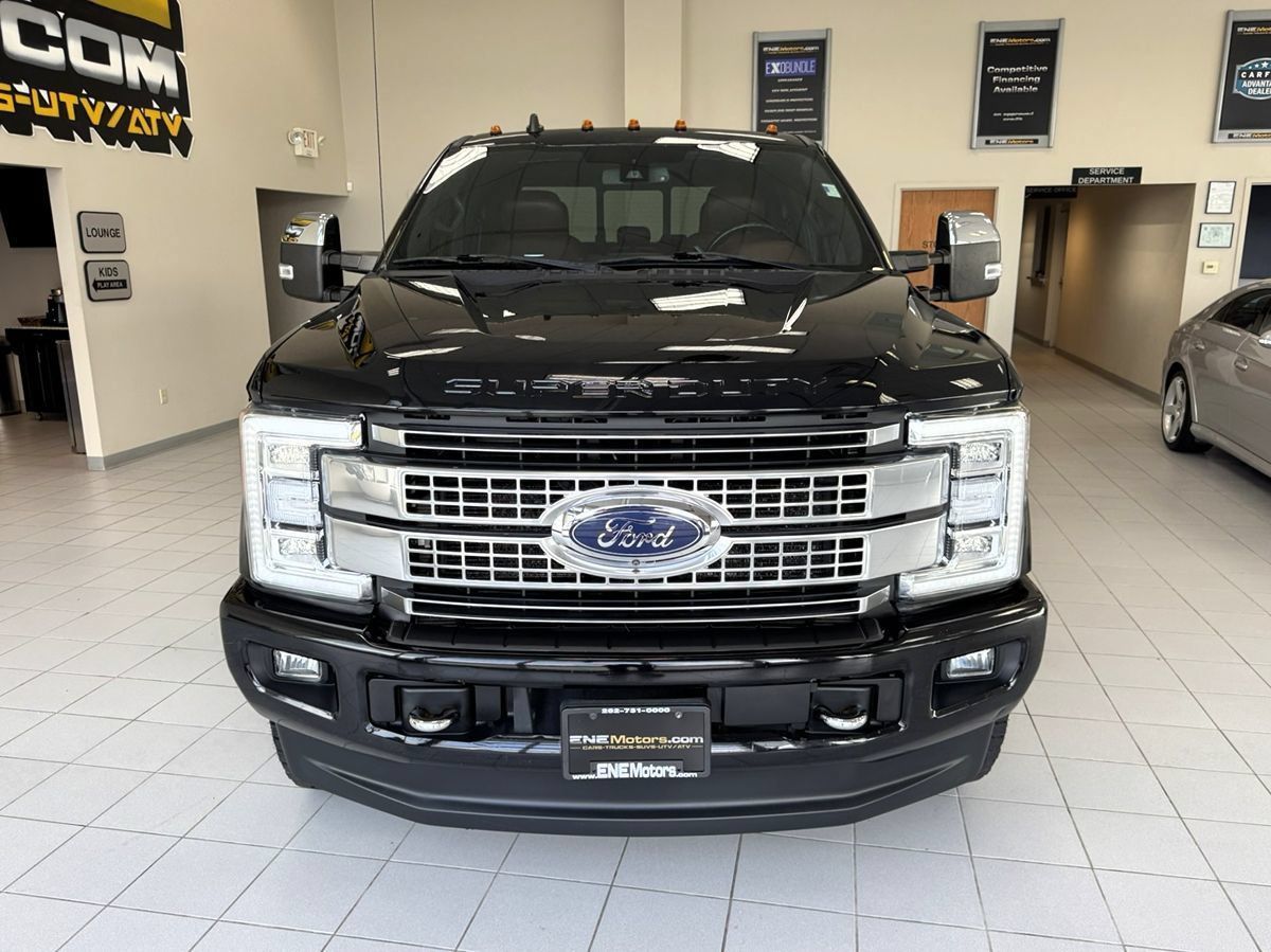 Used 2019 Ford F350 Platinum w/ Platinum Ultimate Package AWD/4WD image 3