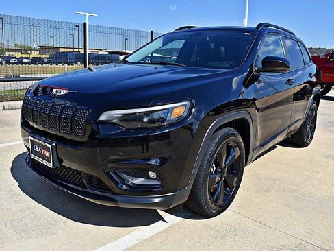 Used 2019 Jeep Cherokee Latitude Plus FWD image 13